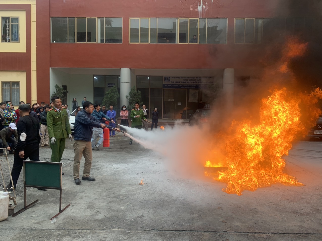 Nhà xuất bản tổ chức lớp “ Tập huấn kỹ năng phòng cháy chữa cháy và cứu nạn, cứu hộ năm 2019 "
