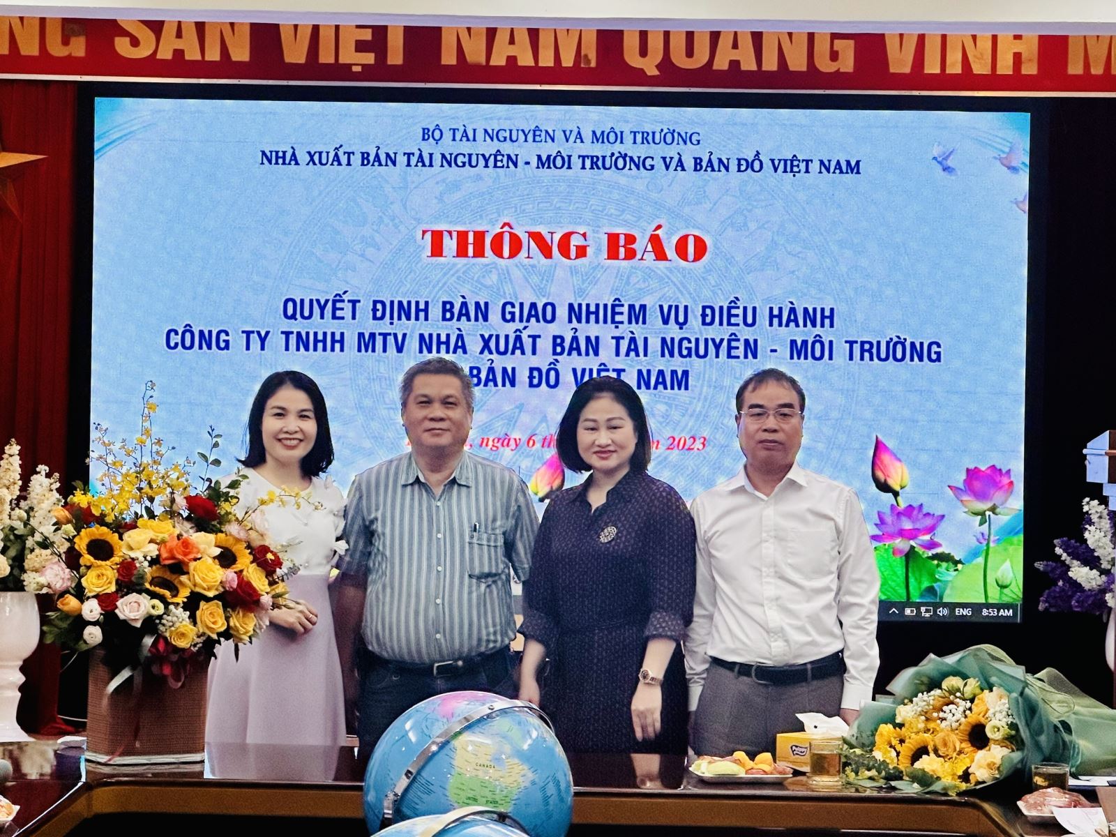 Bàn giao nhiệm vụ điều hành Nhà xuất bản Tài nguyên - Môi trường và Bản đồ Việt Nam