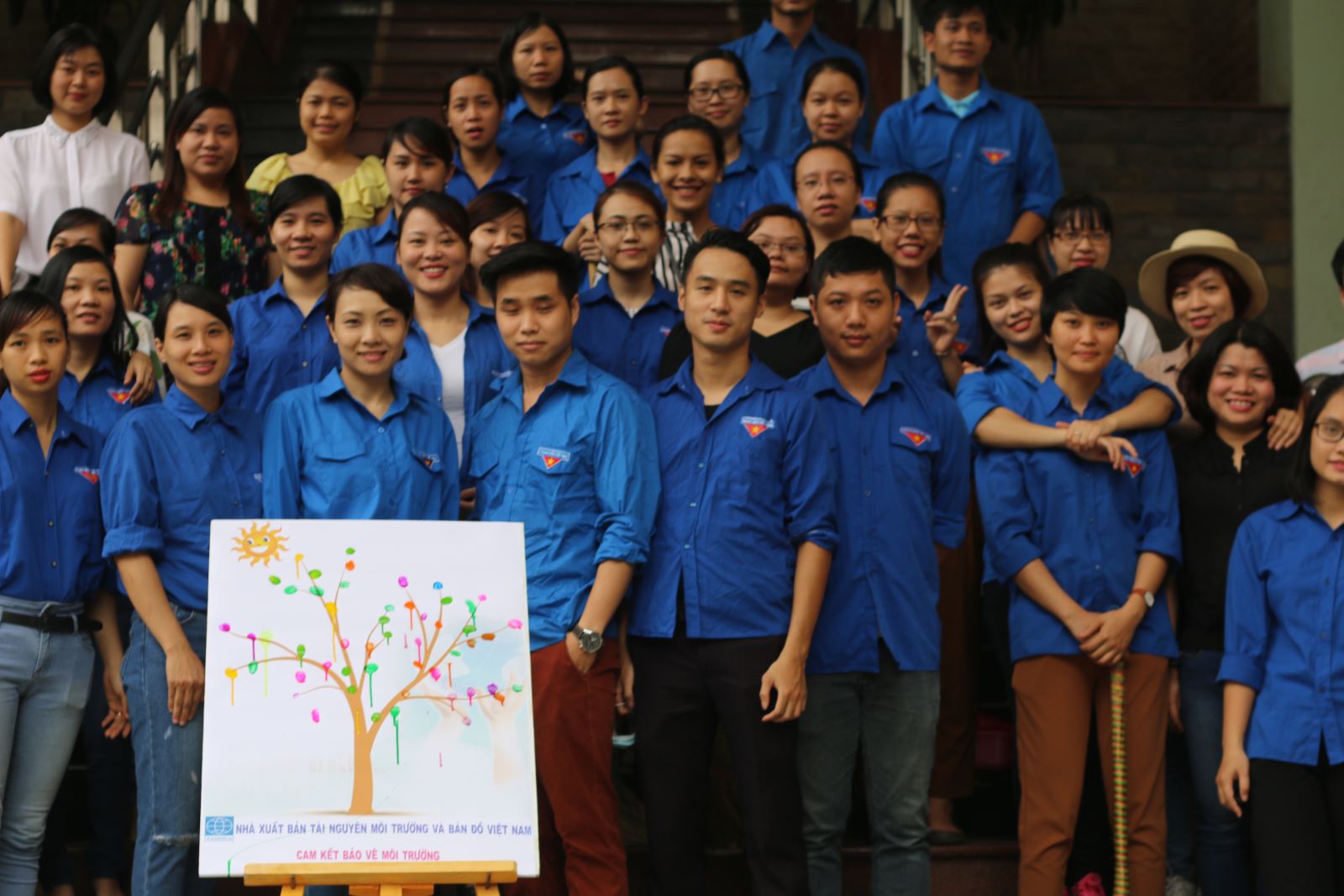 Nhà xuất bản Tài nguyên - Môi trường và Bản đồ Việt Nam tham gia chiến dịch làm cho thế giới sạch hơn năm 2016