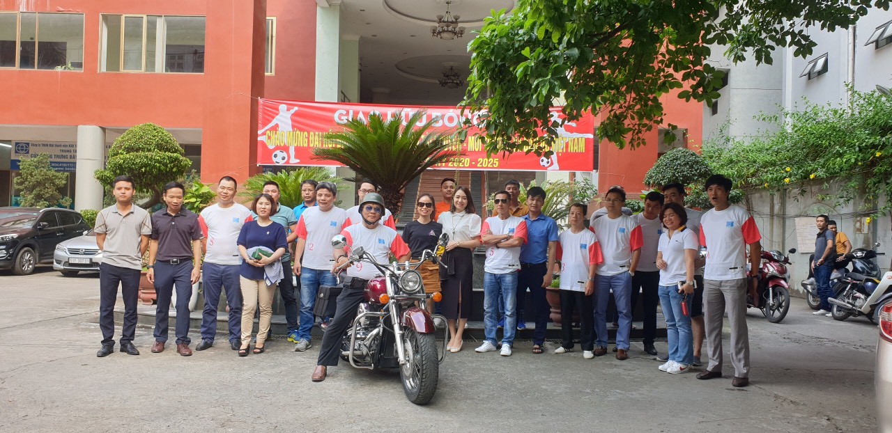 Giao lưu bóng đá chào mừng Đại hội Đảng bộ NXB Tài nguyên – Môi trường và Bản đồ Việt Nam